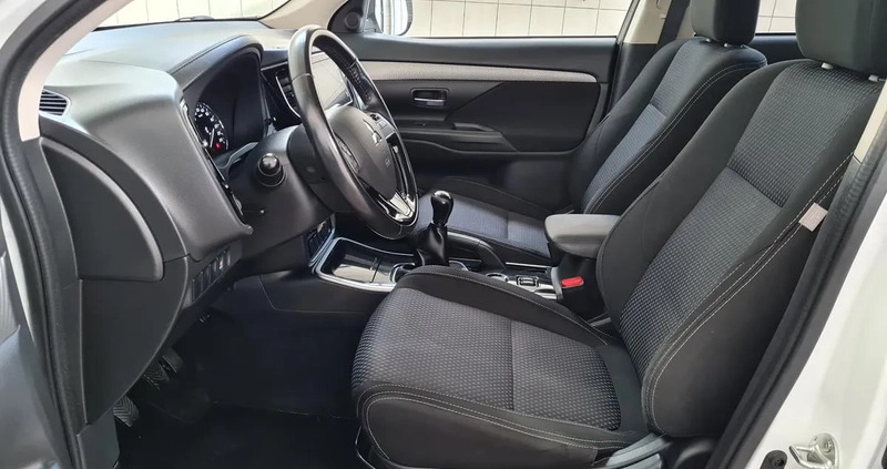Mitsubishi Outlander cena 75000 przebieg: 133000, rok produkcji 2017 z Pilawa małe 466